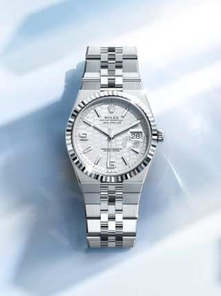 La collezione Rolex rolex-watches-land-dweller-m127234-0001-portrait